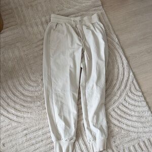 Old Navy Women's Cream Ankle Joggers